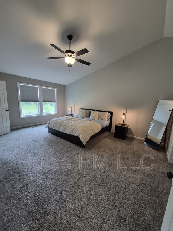 Building Photo - 6179 Ballyshannon Dr