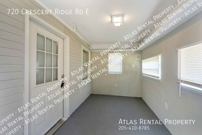 Building Photo - 720 Cres Rdg E Rd