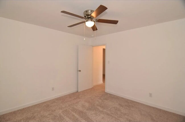 Building Photo - Thoughtfully Renovated Home in a Prime Location