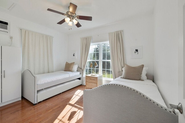 Building Photo - 163 Silver Lake Rd