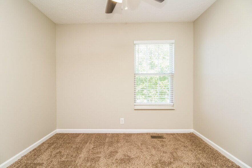 Building Photo - 2122 Loudenslager Dr