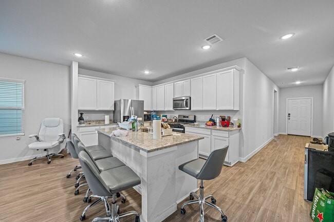 Building Photo - 11617 Whirlaway Dr