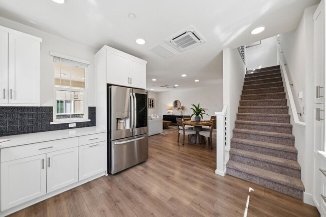 Building Photo - Modern 2021 Townhome | 3BD | EV Charger | Near Google & Downtown Mountain View
