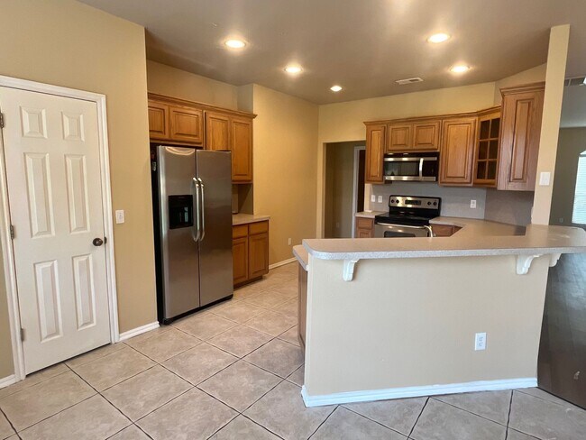 Building Photo - Gorgeous 3 Bed 2 Bath In Edmond