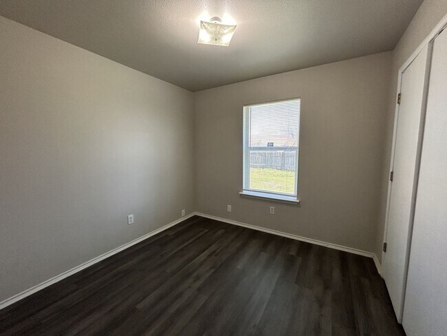 Building Photo - 8846 Old Sky Harbor Dr