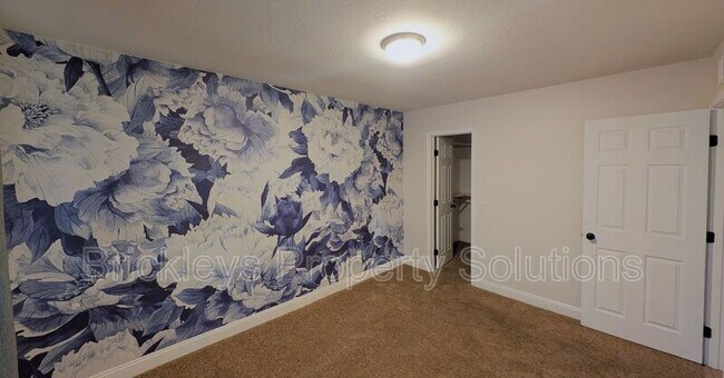 Building Photo - 2029 S Nina Cir