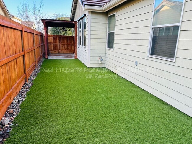 Building Photo - 4333 W Pinsapo Dr