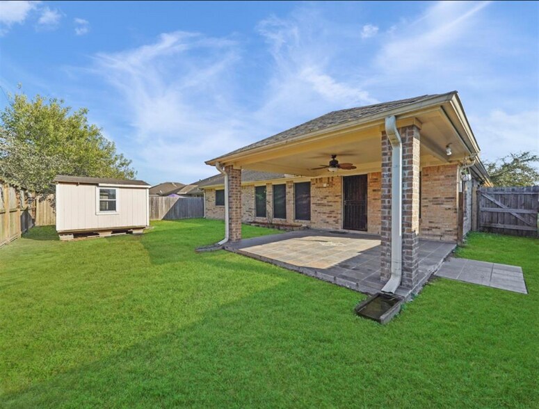 Building Photo - 15927 Breanna Ln