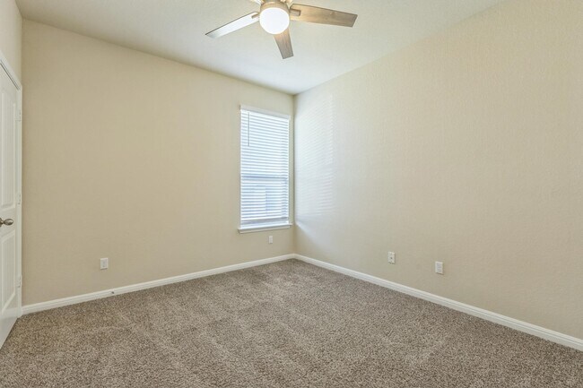 Building Photo - 209 Pepper Mill Loop