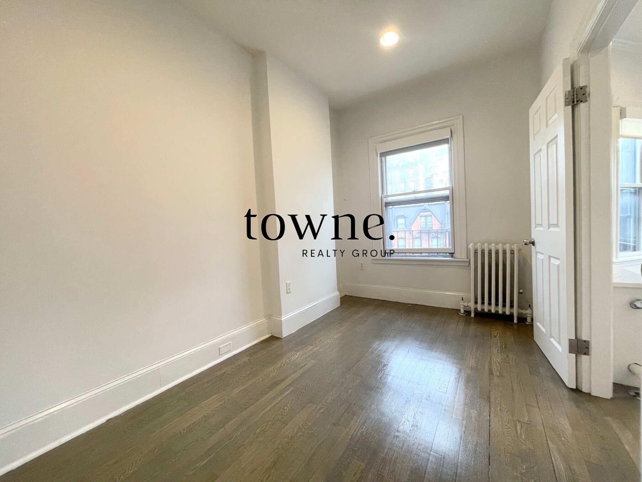 Building Photo - 215 Newbury St