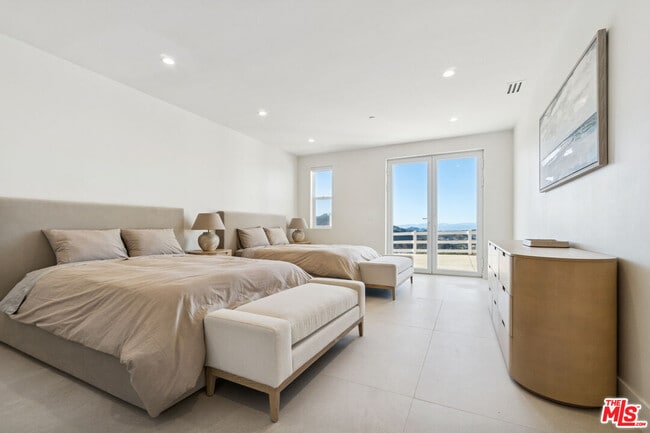 Building Photo - 265 Westlake Blvd