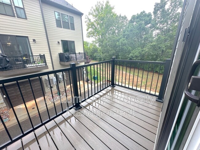 Building Photo - 460 Spearfield Ln