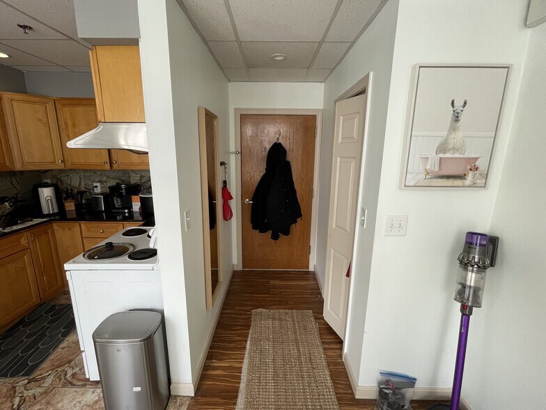 Building Photo - 72 Kneeland St