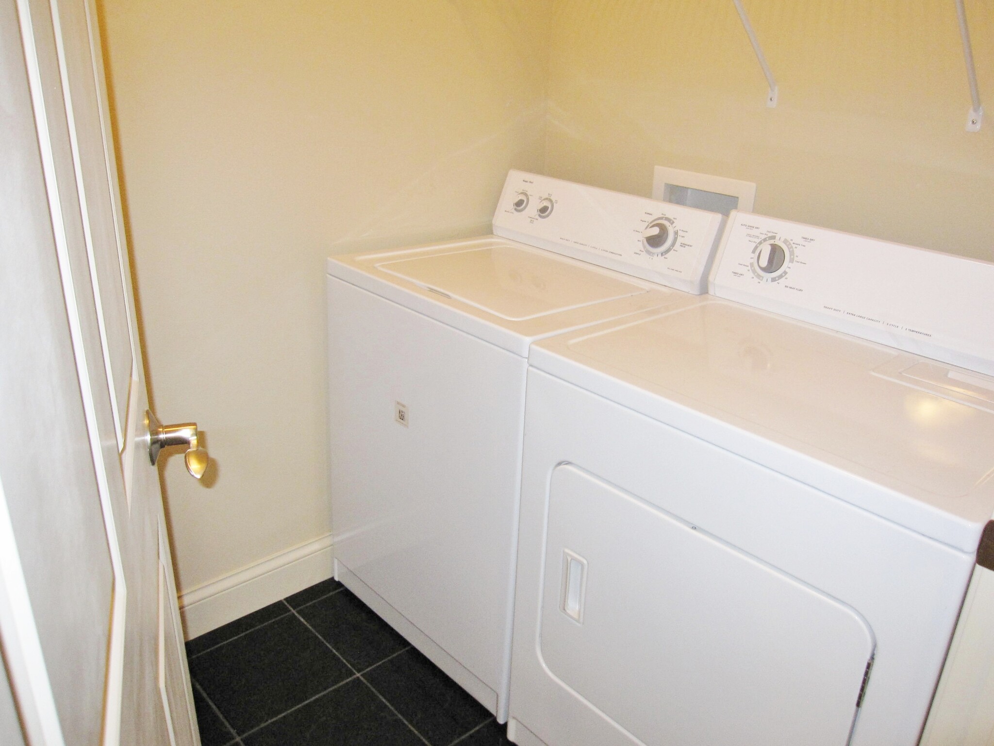 Washer Dryer - 600 Grandview Ct