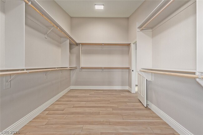 Building Photo - 4785 N Grand Canyon Dr