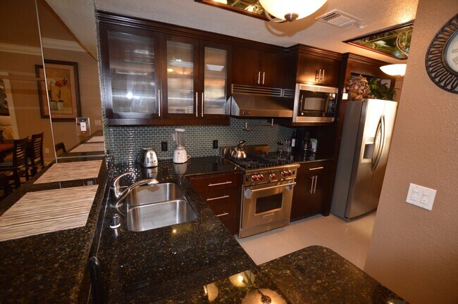 Building Photo - Meridian - Luxury 2 Bed | 2 Bath Condo