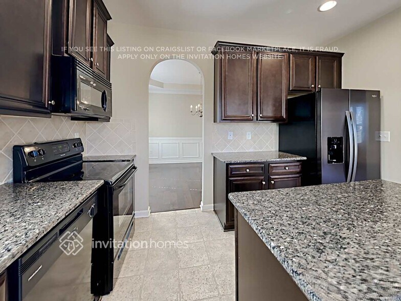 Building Photo - 4640 Baldwin Dr