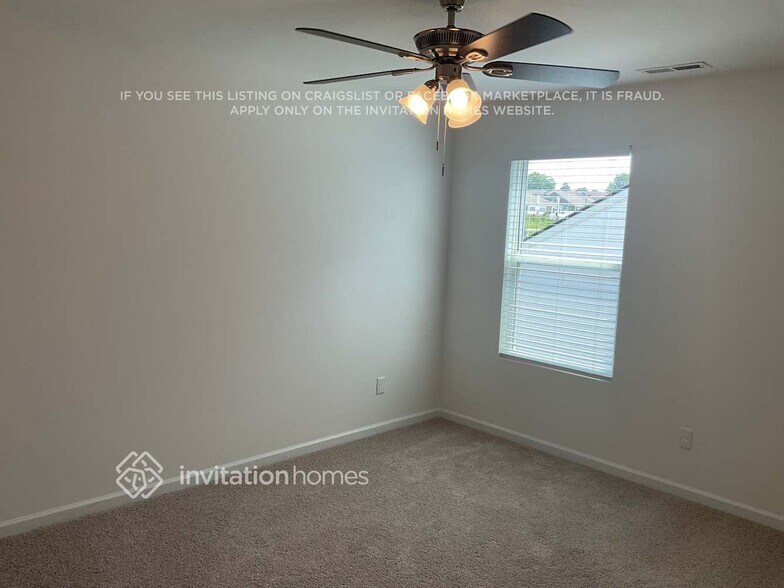 Building Photo - 3802 Lantern Ln