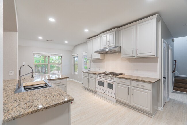 Building Photo - 24314 Hill Creek Falls