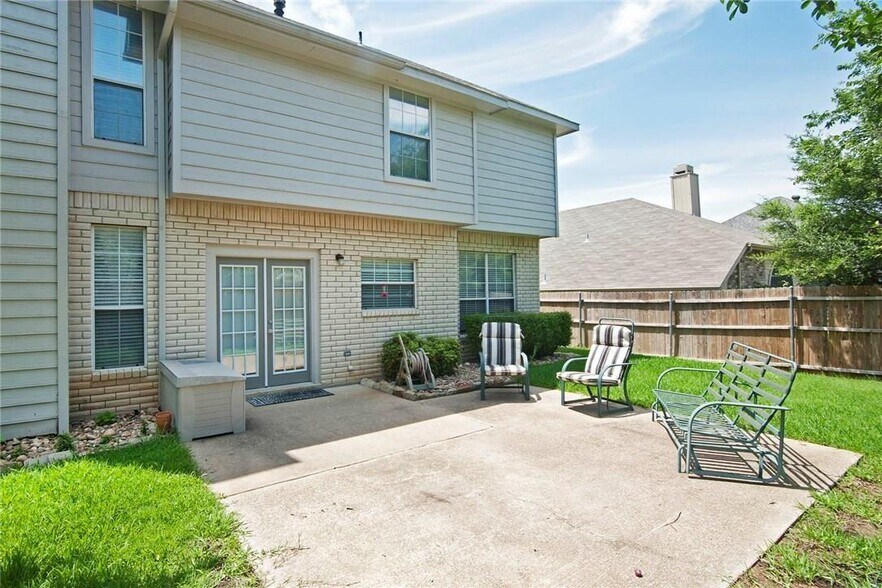 Building Photo - 2508 Centenary Dr