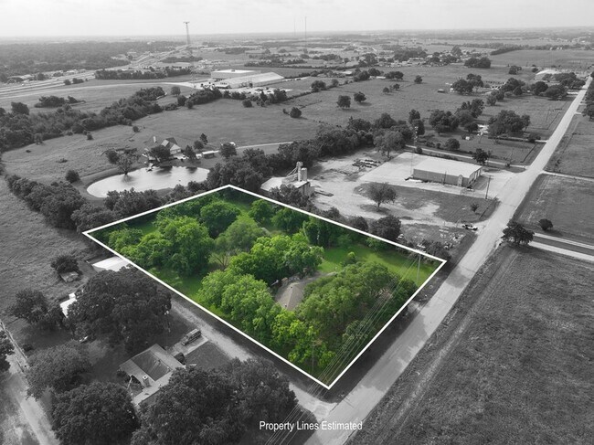 Building Photo - 915 Farmers Rd