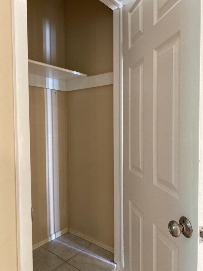 Building Photo - STUDENTS WELCOME! 5 Bedroom 3 Bathroom Bi-Level Single-Family Home in Midtown Fort Collins