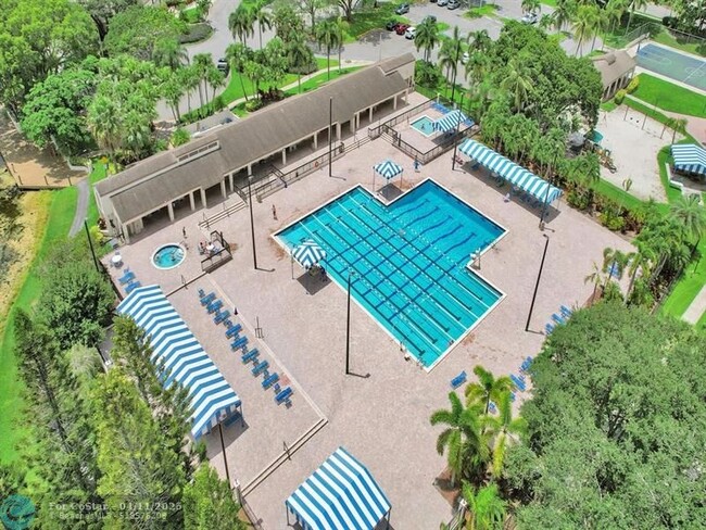 Building Photo - 2767 Carambola Cir N