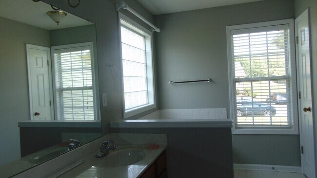 Building Photo - 3 Bedroom 2 Bathroom sitting on 1.08 acres!!