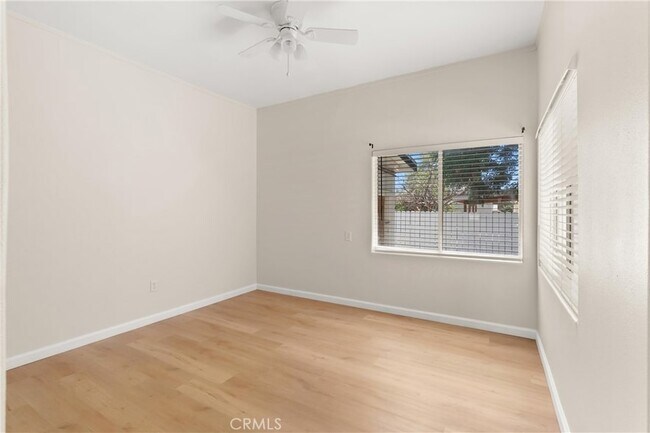 Building Photo - 421 W Sun Ave