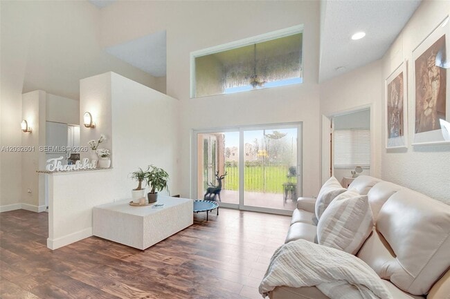 Building Photo - 16339 Malibu Dr