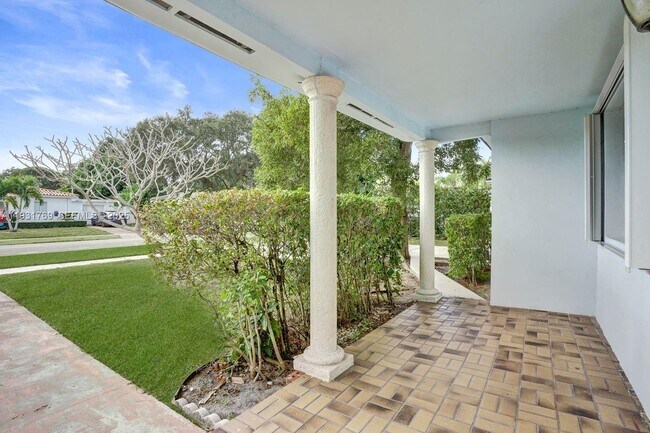 Building Photo - 6871 SW 50th Terrace