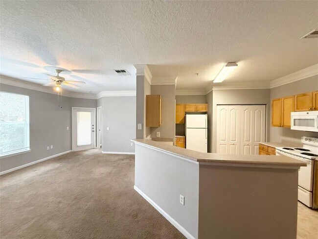 Building Photo - 8848 Villa View Cir