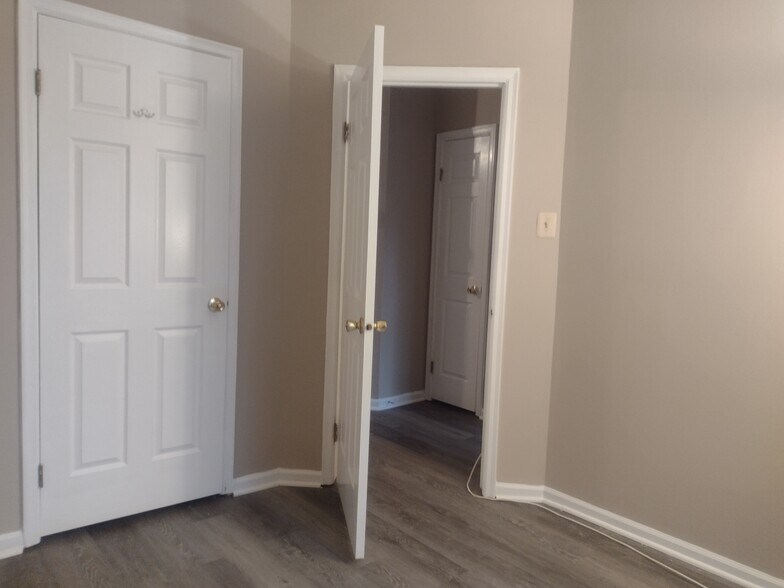 Building Photo - 7 Championship Ct