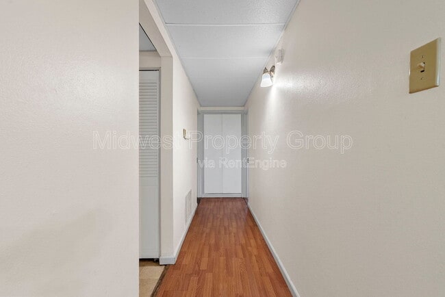 Building Photo - 800 Bobbins Ln