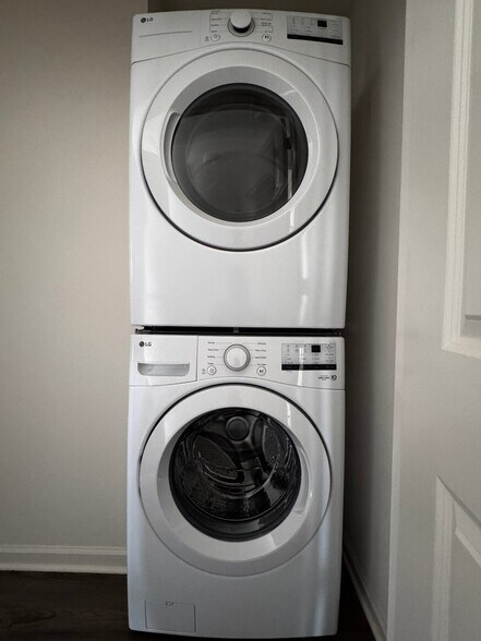 Building Photo - 135 Tiger Lily Ln