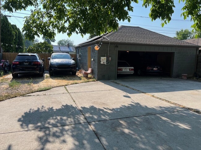 Building Photo - 2456 S 800 E