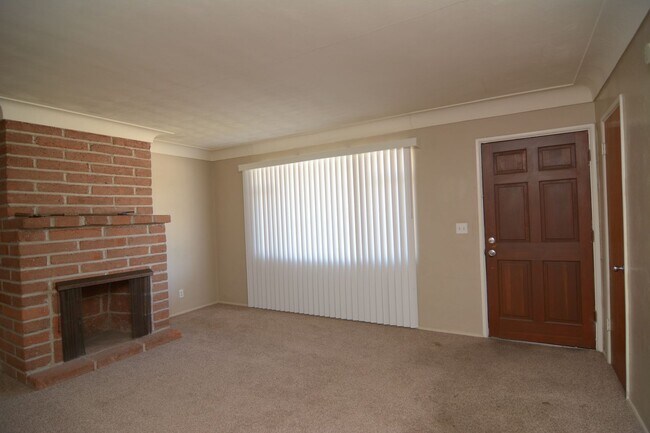 Building Photo - Charming 2 Bedroom 1 Bath Home! Central Tucson Location!