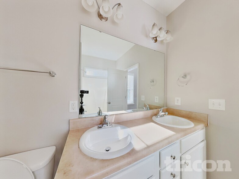 Building Photo - 175 Gray Ghost St