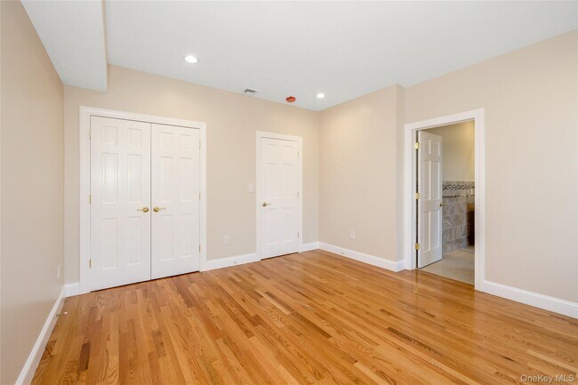 Building Photo - 16 Grand Blvd