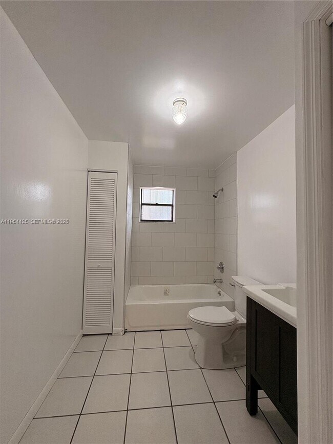 Building Photo - 2390 NW 30th St