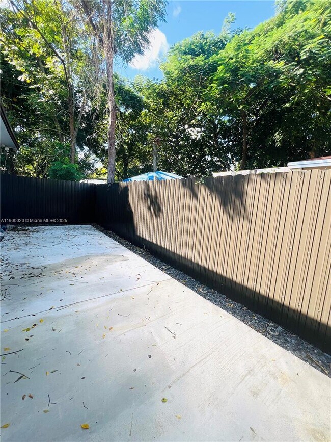 Building Photo - 10370 SW 174th Terrace