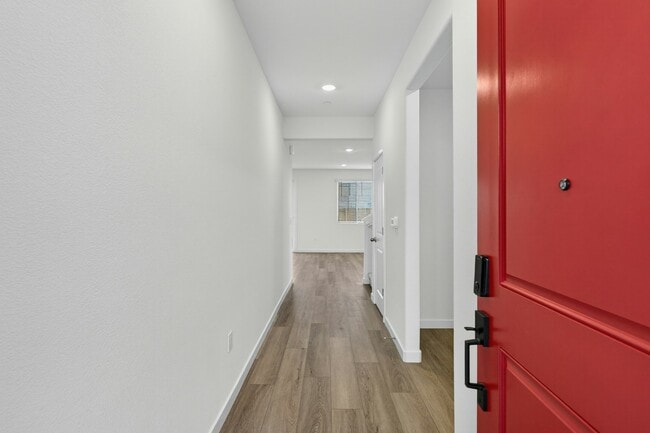 Building Photo - 56 Daytona Ct