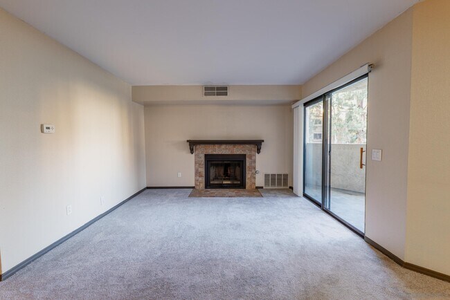 Building Photo - 9750 Mesa Springs Way