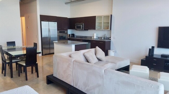 Building Photo - 3029 NE 188th St