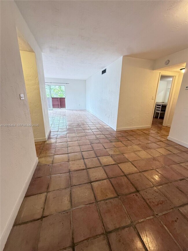 Building Photo - 1205 Mariposa Ave