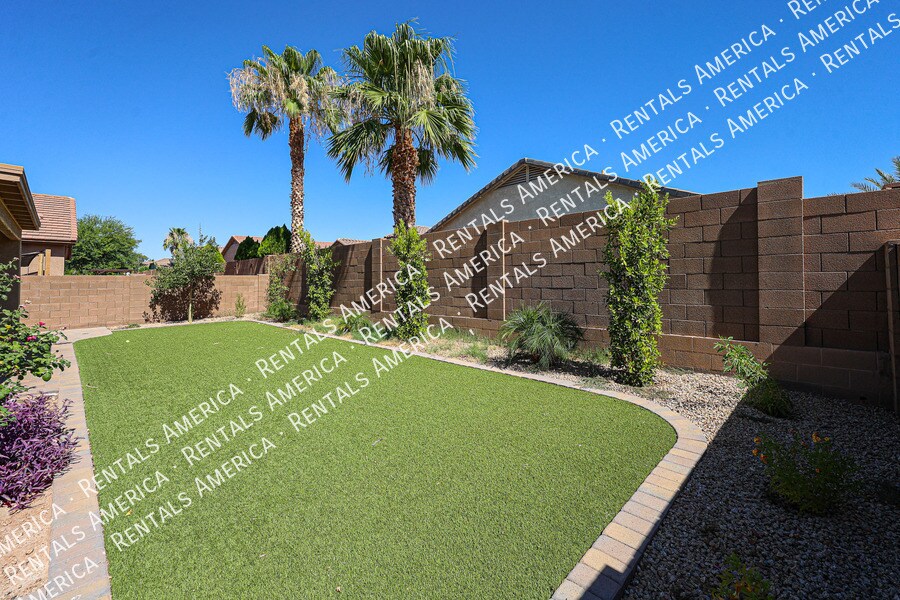 Building Photo - 16926 W Nottingham Way
