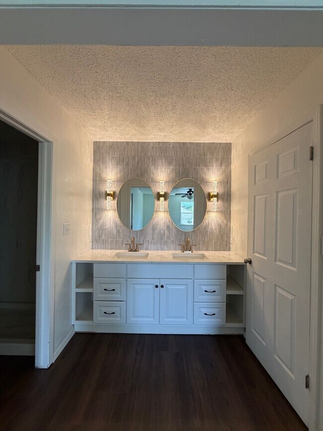 Building Photo - Spacious 4 Bed Home in Prime Claremore Location