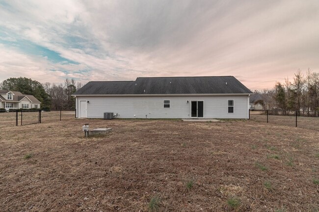 Building Photo - 103 Calabash Ct