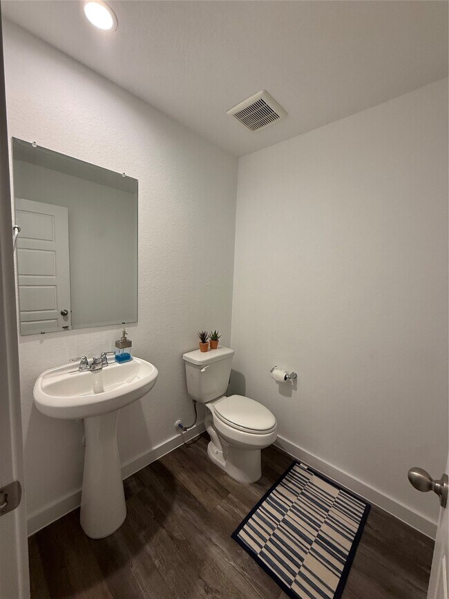 Building Photo - 1119 Fringed Bluestar Dr