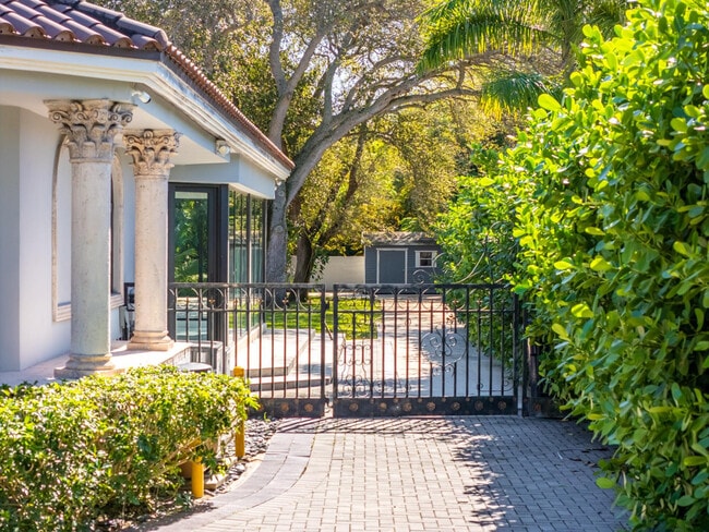 Building Photo - 10270 SW 58th St